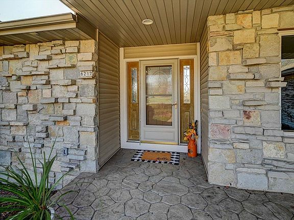 4th image of 6217 Oak Hollow Dr