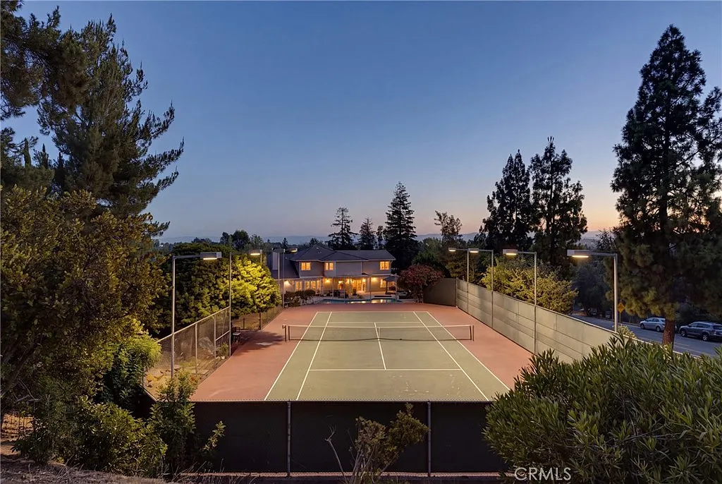 5 bed, 3157 sqft, $10,000 — Photo 4