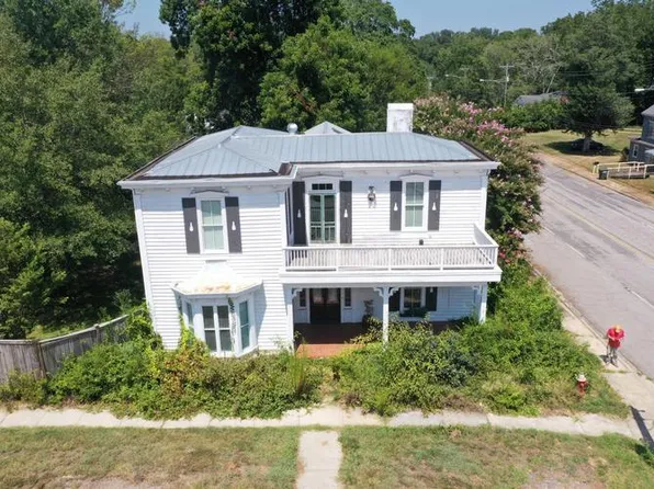 200 W Washington St, Winnsboro, SC 29180