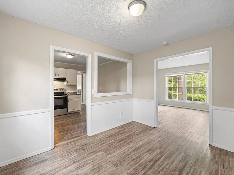 2103 Shane Dr — Photo 12