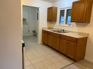 26308 Beverly Rd, Taylor, MI 48180