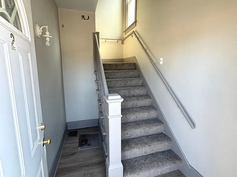 716 Broadway Ave N — Photo 7