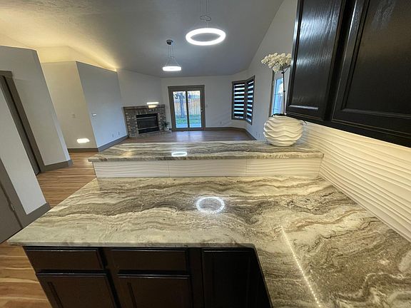 5th image of 1012 N Silver Ash Ave