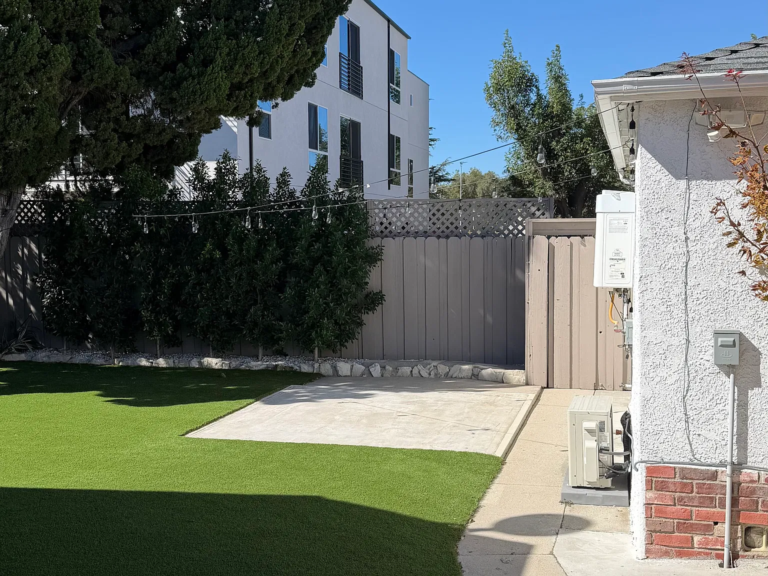 Studio, 450 sqft, $2,100 — Photo 2