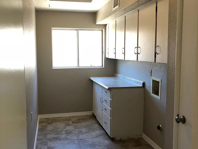 2502 W Summit Pl — Photo 8