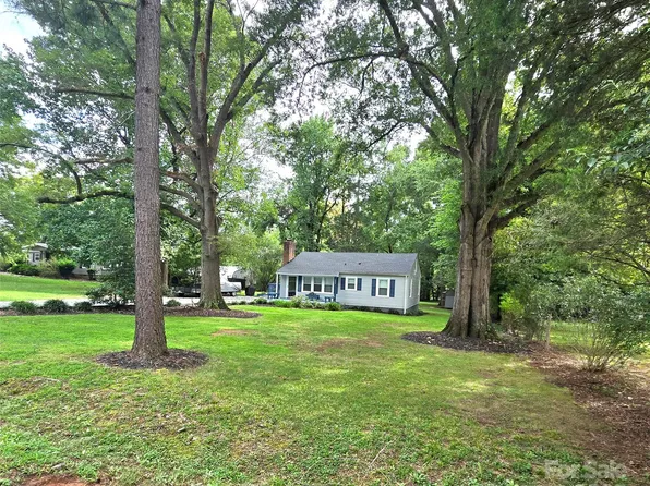 335 Speedway Pl NW, Concord, NC 28027