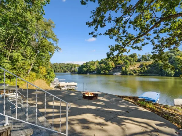 26040 224th Ave, Delhi, IA 52223