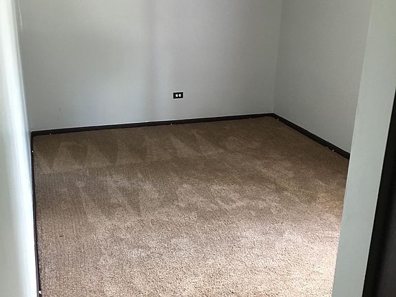5th image of 13619 S Lavergne Ave #117