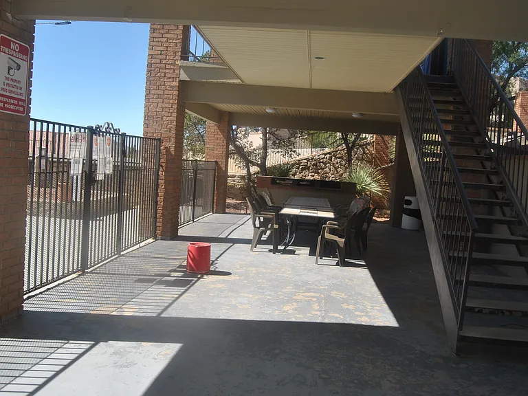4433 N Stanton St — Photo 20