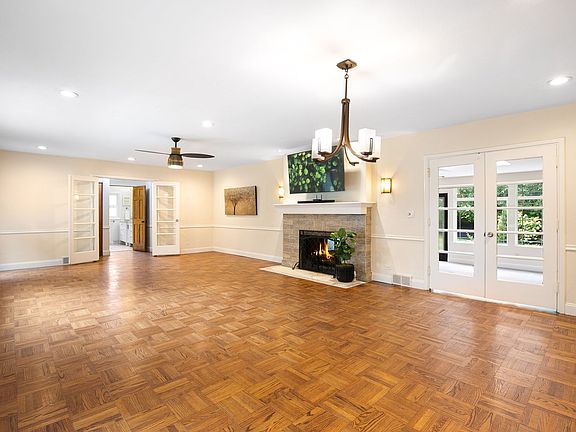3rd image of 1433 Fulton Ave