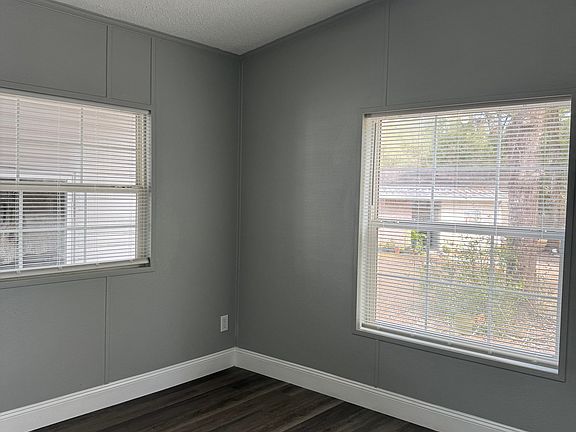 4th image of 102 Sago Cir