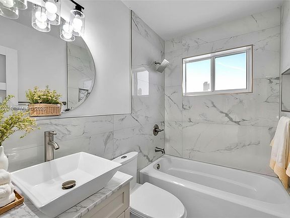4th image of 104 SW 7th St