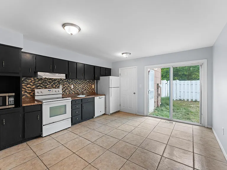 5 Regent Ct — Photo 15