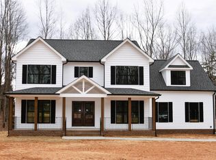 Three Chopt Rd #TC15B, Kents Store, VA 23084