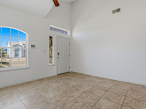 5th image of 10794 Aaron St