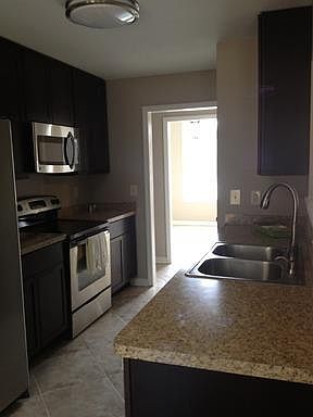 4th image of 422 Vista Way