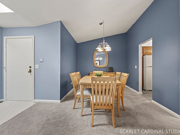 5th image of 594 Elizabeth Dr #D