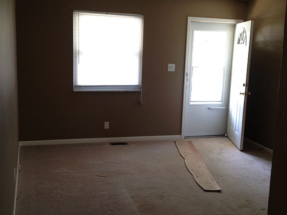 2nd image of 10104 Meadowlark Dr