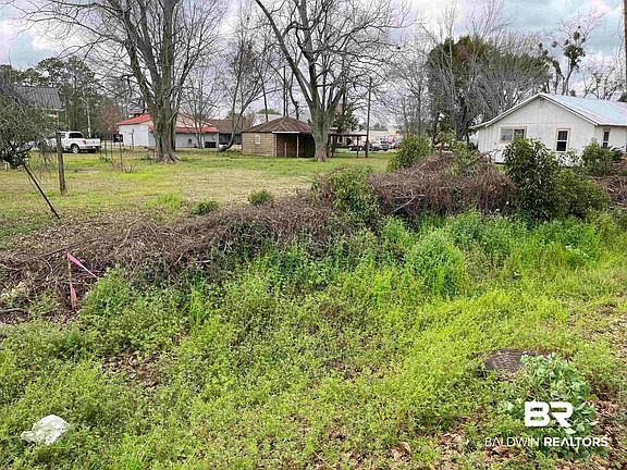 5th image of 2110 Cypress St S