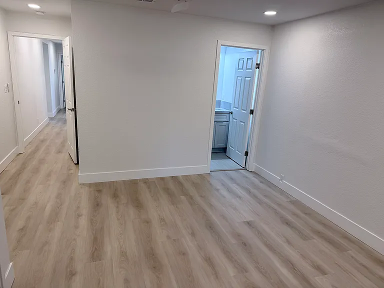 9347 Kiefer Blvd — Photo 8