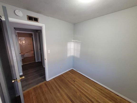 4th image of 505 Wood River Ave