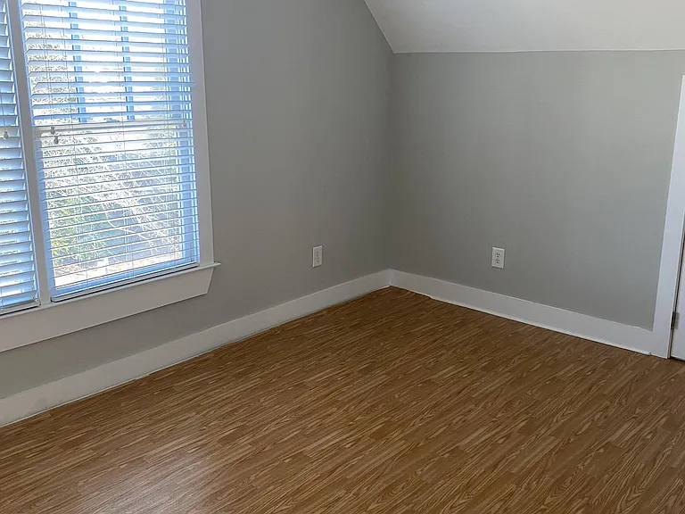 1641 Carriage Ridge Dr — Photo 13