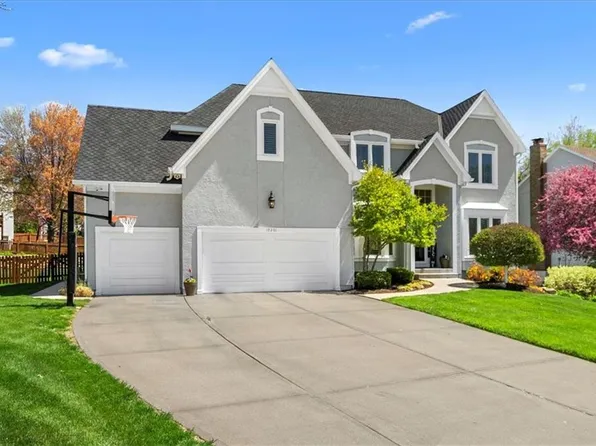 13201 Granada Dr, Leawood, KS 66209