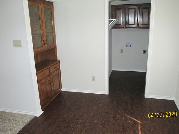 5th image of 20 Shady Valley Ct