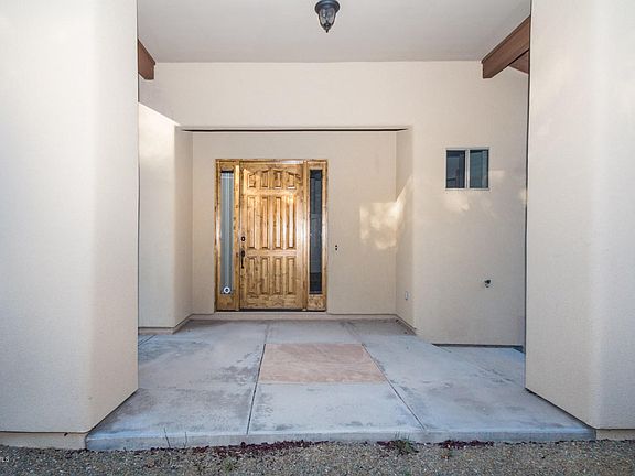 3rd image of 2339 W Oakwood Dr