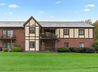 34 Rainbow Pond Dr APT A1, Walpole, MA 02081