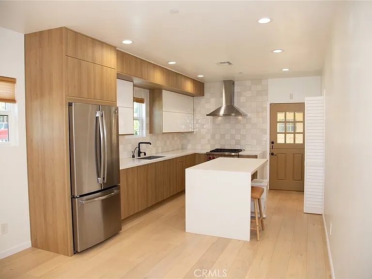 448 Linwood Ave — Photo 8