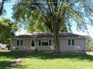 302 S 1st St, Owensville, IN 47665