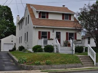 31 Upland Rd, Brookhaven, PA 19015