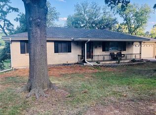743 Linda Ln, Bonner Springs, KS 66012