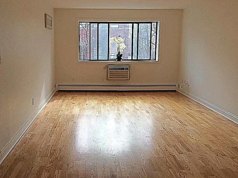 41 Walnut St #46 — Photo 2