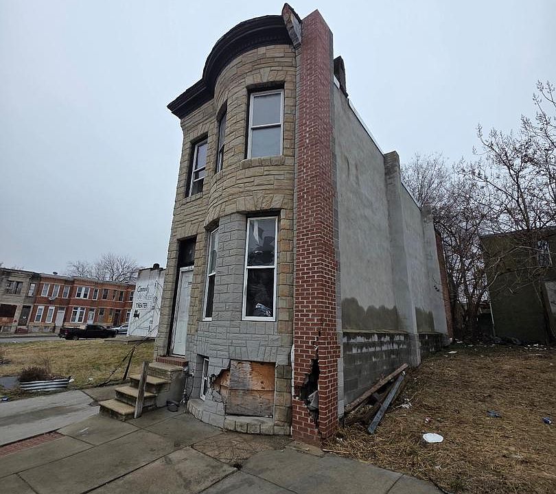 2nd image of 721 N Monroe St
