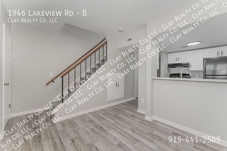 1st image of 1946 Lakeview Rd #B