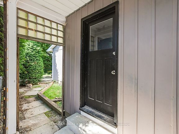 4th image of 21 Saint Remy Dr #B