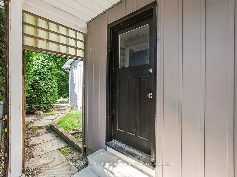 21 Saint Remy Dr #B — Photo 4