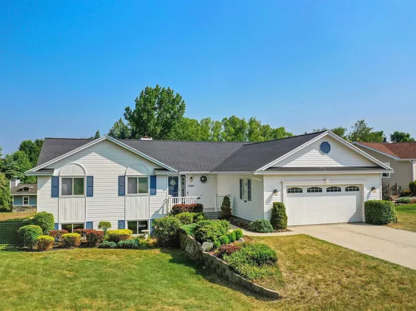 870 Holly Rd, Cadillac, MI 49601