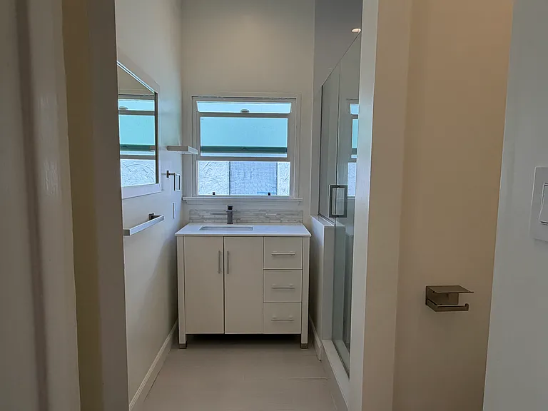 163 N La Peer Dr #C — Photo 22