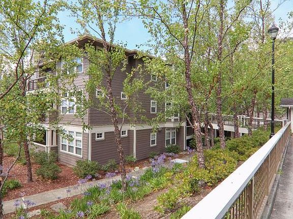 2nd image of 812 Swallowtail Ct