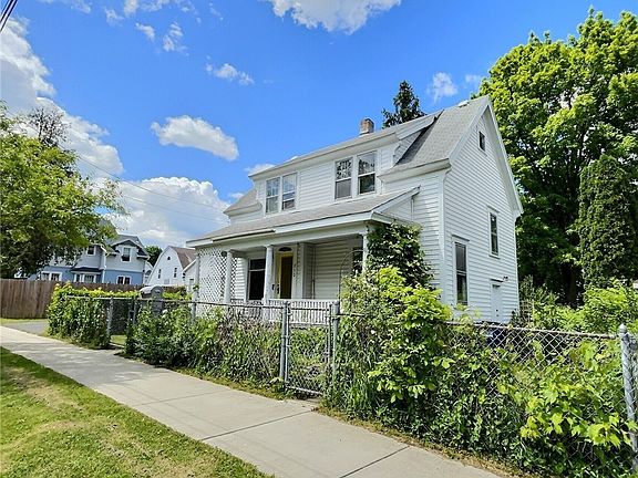 2nd image of 210 Grant Ave