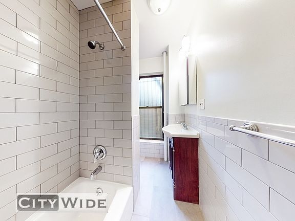 4th image of 346 E 76th St #20A