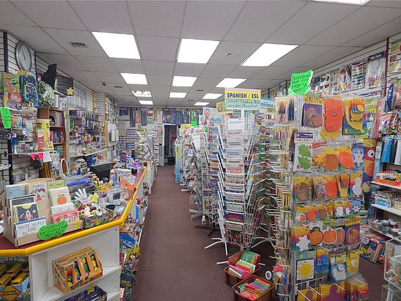 5th image of 65-12 Myrtle Avenue