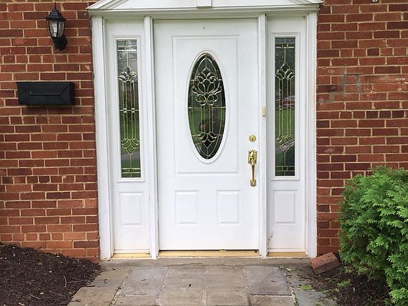 2nd image of 1605 Simmons Dr