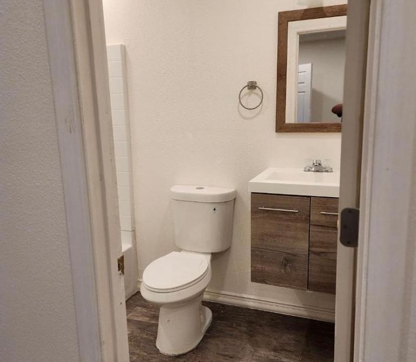 2nd image of 1023 Paulin Ave #C