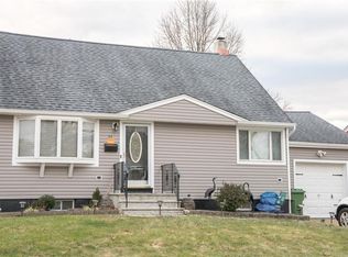 11 Vincent St, Parlin, NJ 08859