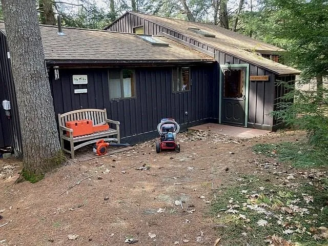 11 Laurel Glen Ln