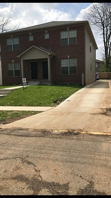 2nd image of 220 Conn Ter